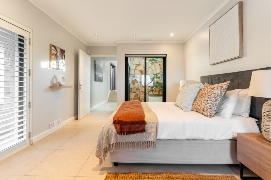 4 Bedroom Property for Sale in Stonehurst Mountain Estate Western Cape